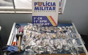 Polícia Militar prende suspeito de furtar 49 relógios e cinco correntes de ouro em shopping