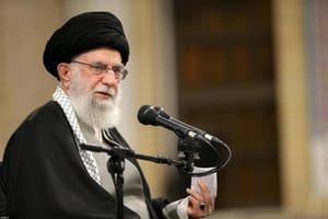 Morte de Khamenei em ataques de EUA e Israel divide o mundo e eleva tensão global