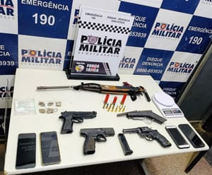 Força Tática localiza quatro suspeitos de roubo e apreende cinco armas em Cáceres-MT