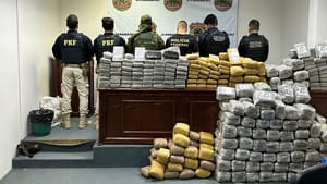 Ação conjunta da PRF em Rondônia e PMRO resulta na apreensão de mais de 450 kg de entorpecentes