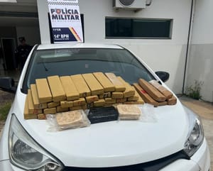Polícia Militar de MT prende dois faccionados com 42 tabletes de entorpecentes