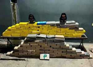 Rotam de MT apreende 146 tabletes de cocaína e prende dois homens por tráfico