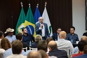 Governador de MT anuncia manutenção do congelamento do Fethab até fim do ano e fim da dobra do imposto em 2027